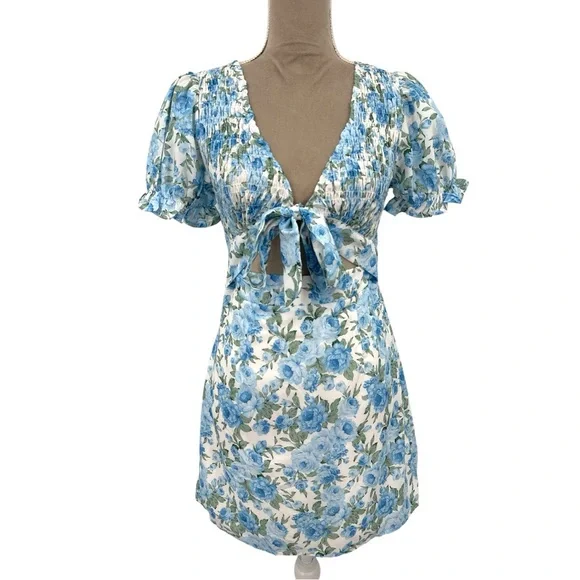 Hello Molly Picnic Loving Tie Front Dress - Blue Floral Print - Size Small - NWT - Picture 3 of 15
